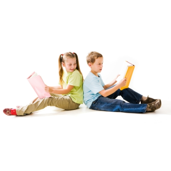 photo supporting child to read fluently 